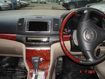 2004 Toyota Premio Photos