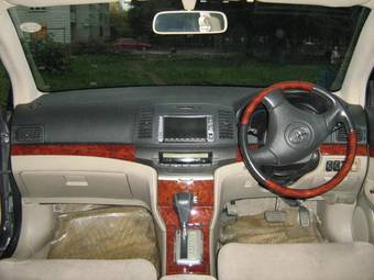 2004 Toyota Premio Pictures