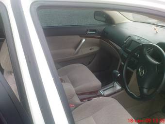 2004 Toyota Premio Pictures