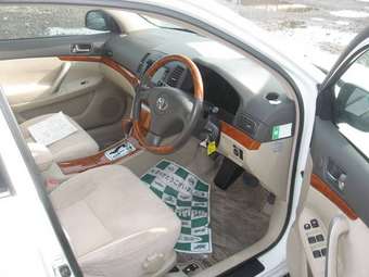 2005 Toyota Premio Pictures