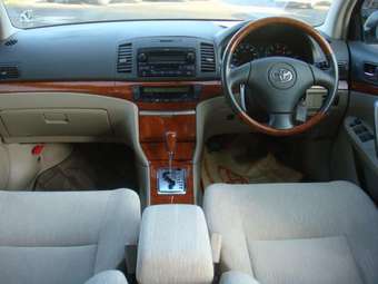 2005 Toyota Premio Pictures