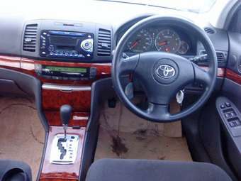 2005 Toyota Premio Photos