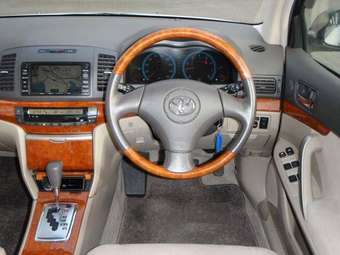 2005 Toyota Premio Pics