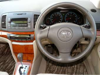 2005 Toyota Premio Pictures