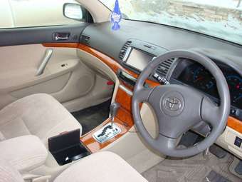 2005 Toyota Premio Pictures