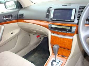 2005 Toyota Premio Pics