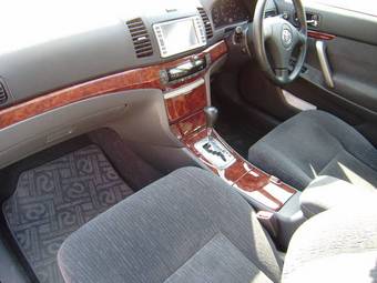 2005 Toyota Premio Pictures