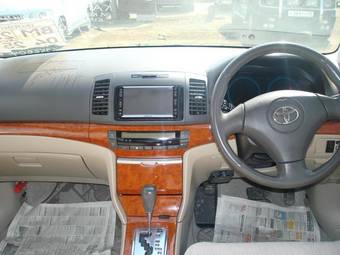 2005 Toyota Premio Photos