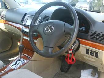 2005 Toyota Premio Photos