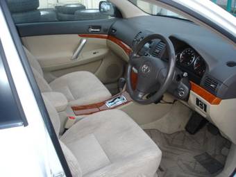 2005 Toyota Premio Pics