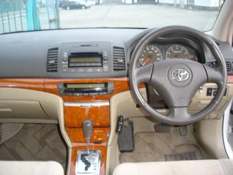 2005 Toyota Premio Pictures