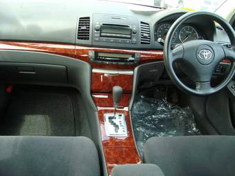 2005 Toyota Premio Photos