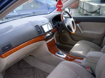 2005 Toyota Premio Pictures