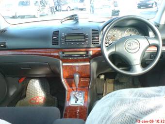 2005 Toyota Premio Pictures