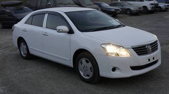 2010 Toyota Premio Pictures