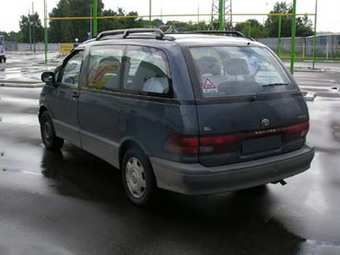 1990 Toyota Previa Photos