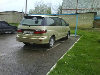 2002 Toyota Previa Photos