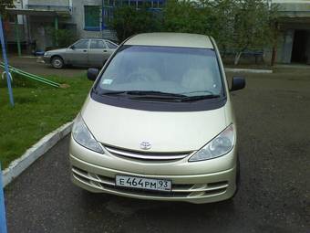 2002 Toyota Previa Photos