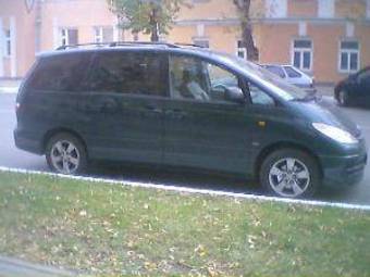 2003 Toyota Previa Pics