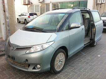 2011 Toyota Previa Photos