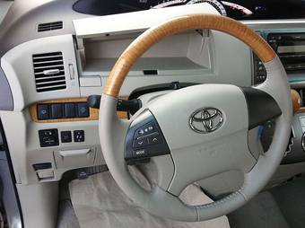 2011 Toyota Previa Images
