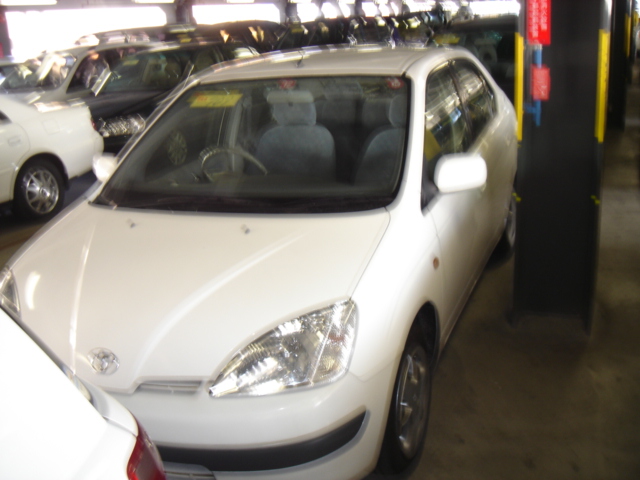 1999 Toyota Prius Photos