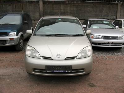 2000 Toyota Prius Pictures