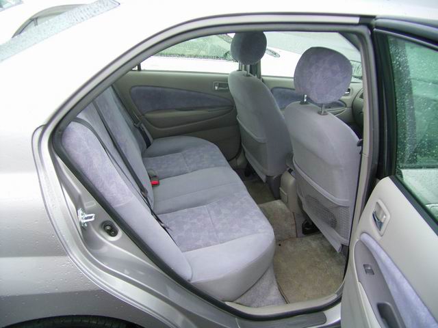 2000 Toyota Prius Pictures