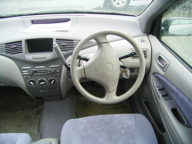 2000 Toyota Prius Photos