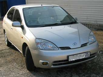 2000 Toyota Prius Pictures