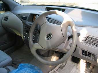 2000 Toyota Prius Pictures
