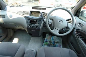2001 Toyota Prius Pictures