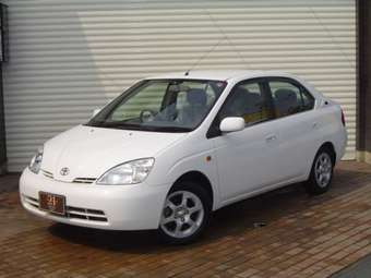 2002 Toyota Prius Pictures