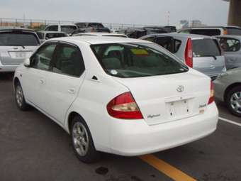 2002 Toyota Prius Photos