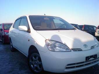 2002 Toyota Prius Photos