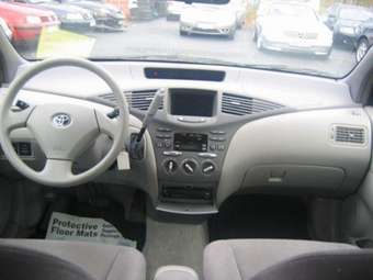 2002 Toyota Prius Pictures