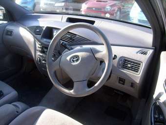 2002 Toyota Prius Pics