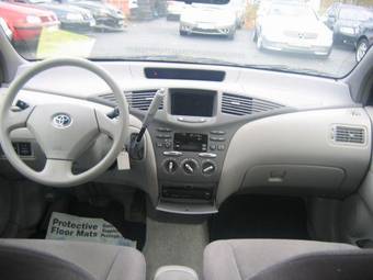 2002 Toyota Prius Pictures