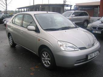 2002 Toyota Prius Pictures