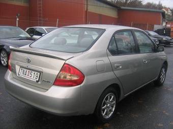 2002 Toyota Prius Pictures