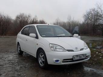 2002 Toyota Prius Photos