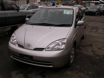 2002 Toyota Prius Pictures