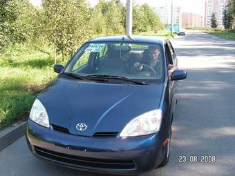 2002 Toyota Prius Pictures