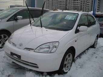 2002 Toyota Prius Pics