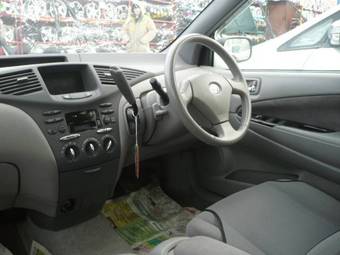 2002 Toyota Prius Pictures
