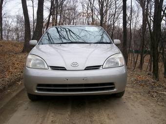 2002 Toyota Prius Pictures