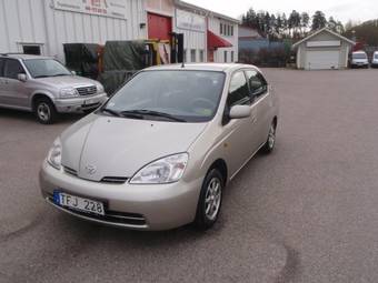 2002 Toyota Prius Photos