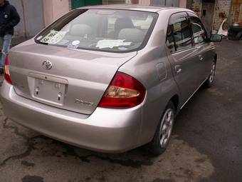2002 Toyota Prius Pictures