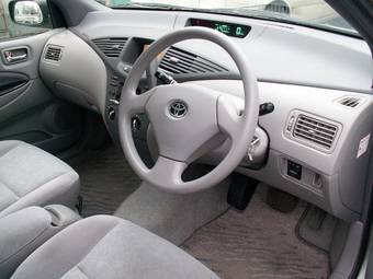 2002 Toyota Prius Photos
