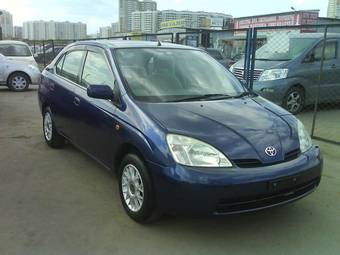 2002 Toyota Prius Photos